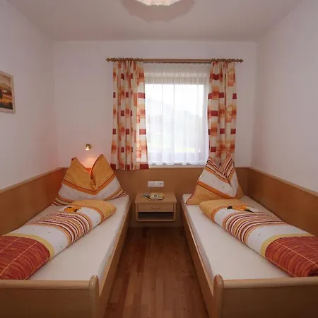 Bauernhof Hundbichl * بريكسن ام تاله